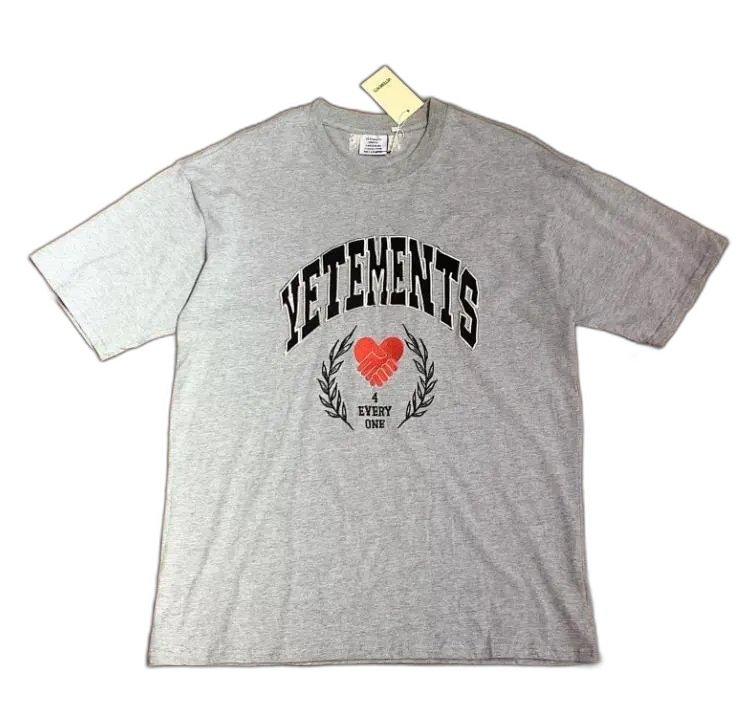 Vetements "It costs $0.00 to be a nice person" Slogan T-Shirt